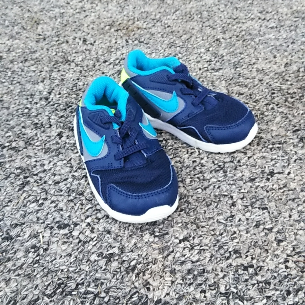 Shoe